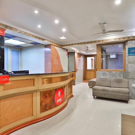 Oyo 17117 Hotel Rainbow Vadodara Extérieur photo