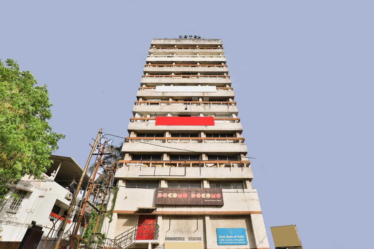 Oyo 17117 Hotel Rainbow Vadodara Extérieur photo