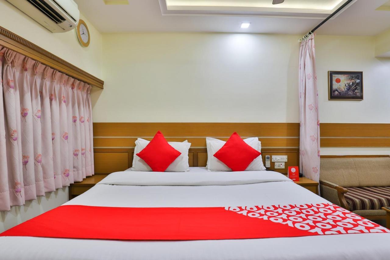 Oyo 17117 Hotel Rainbow Vadodara Extérieur photo