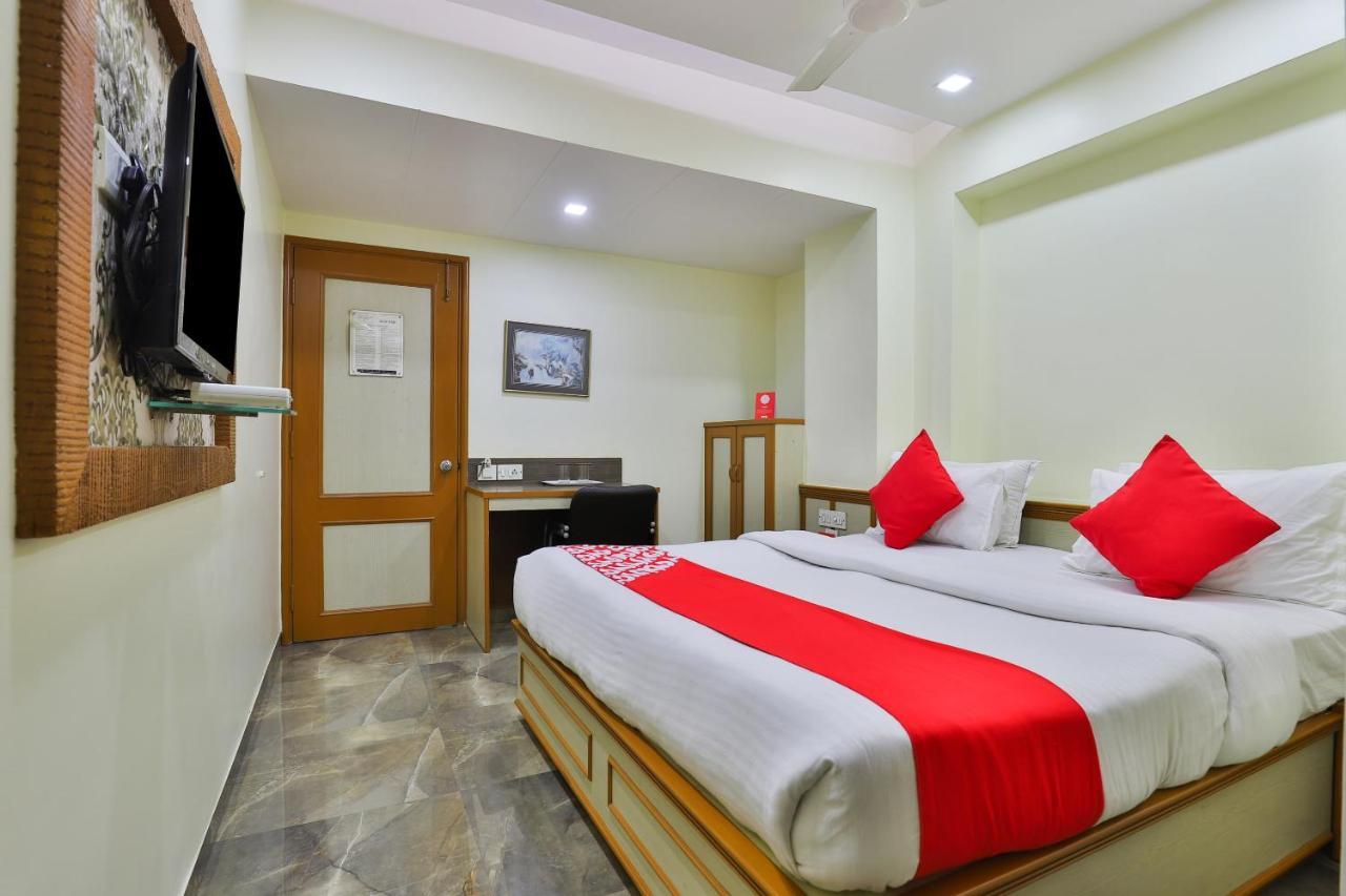 Oyo 17117 Hotel Rainbow Vadodara Extérieur photo