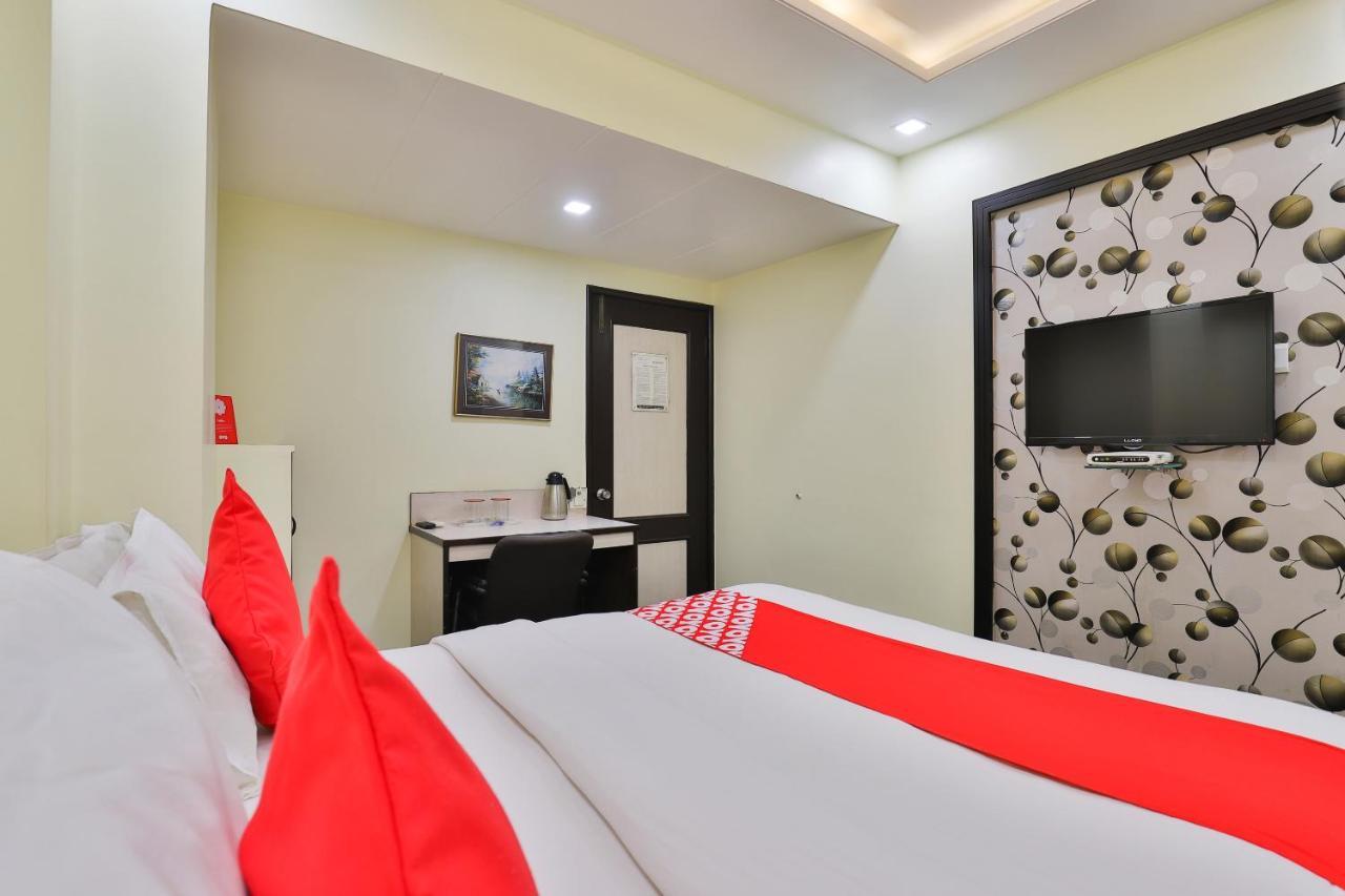 Oyo 17117 Hotel Rainbow Vadodara Extérieur photo