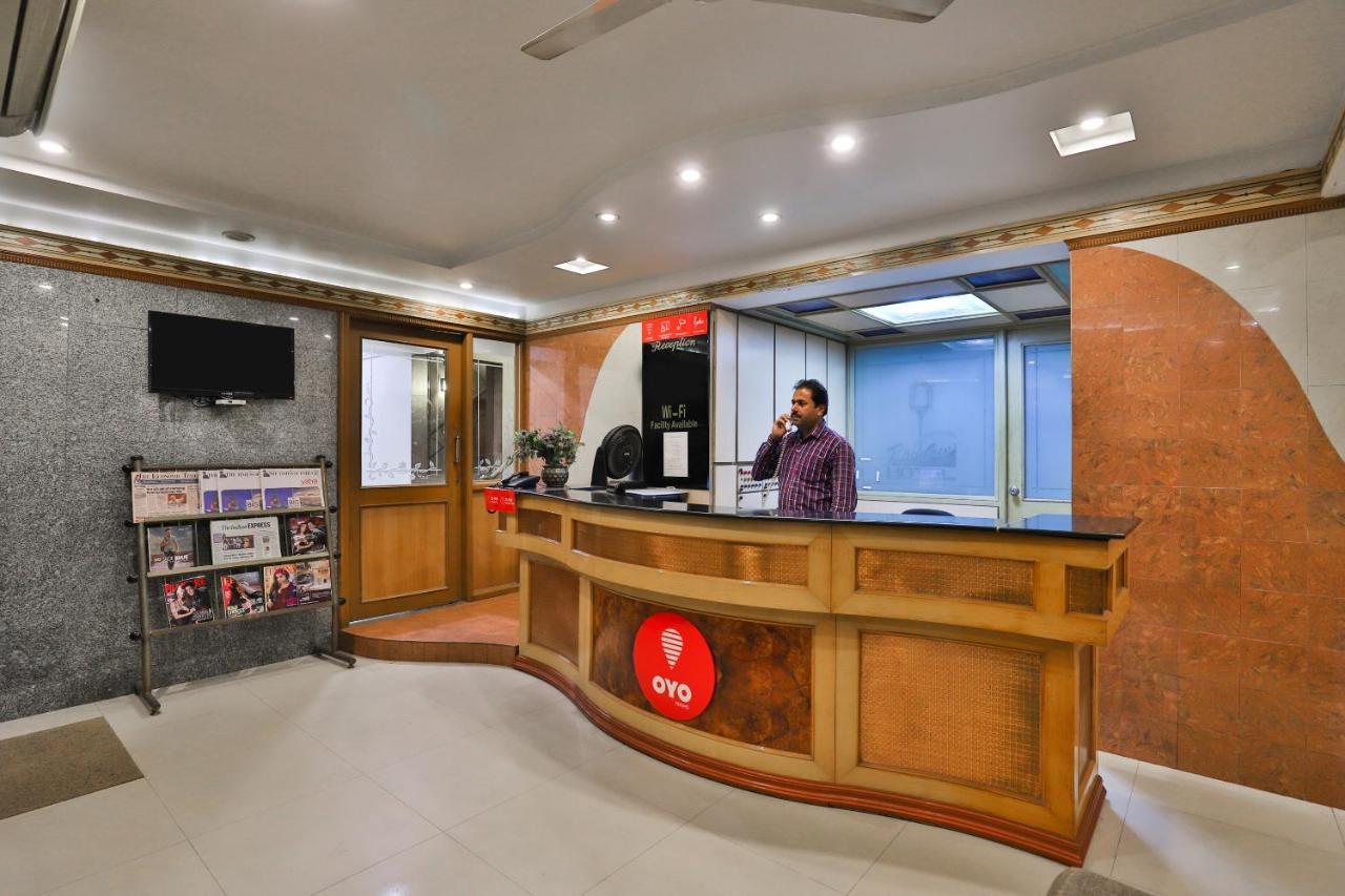 Oyo 17117 Hotel Rainbow Vadodara Extérieur photo