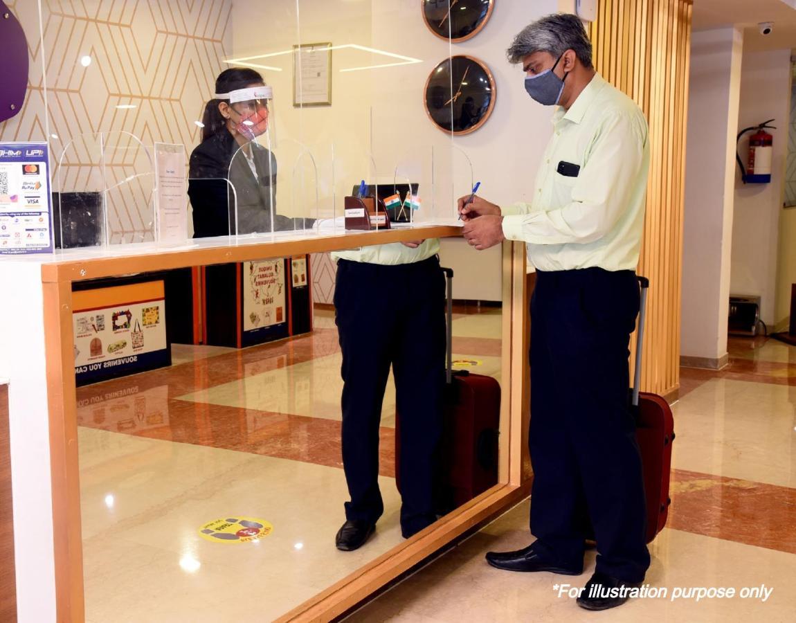 Oyo 17117 Hotel Rainbow Vadodara Extérieur photo